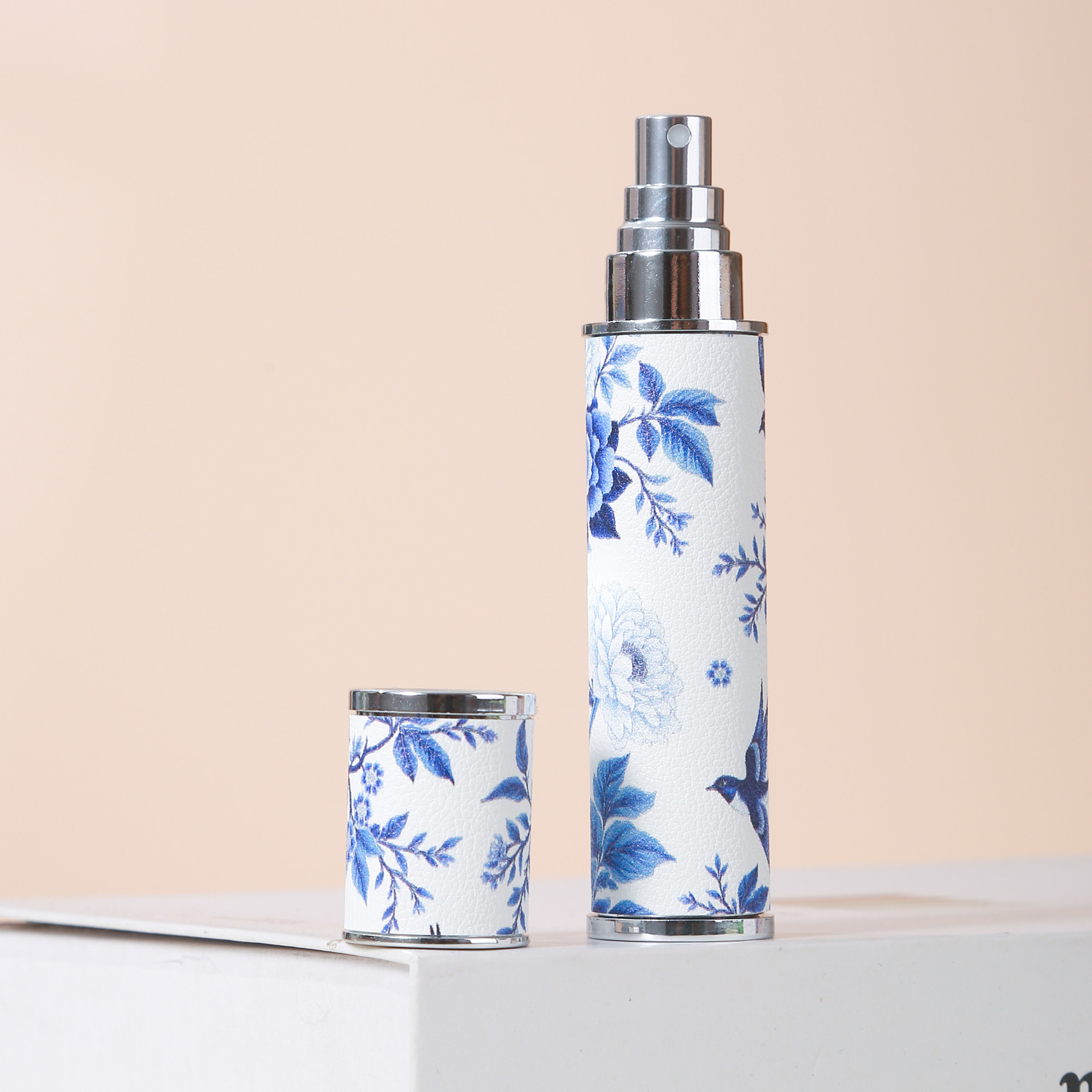 Perfume Fragrance World Qahwa - 10MLトラベルスプレーボトル磁器レザーガラス香水瓶印刷ポータブル詰め替えボトル