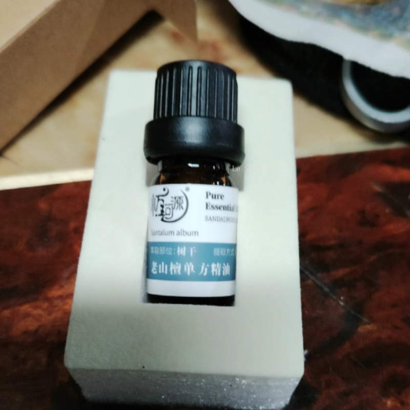 インドのマイソール古山白檀精油、伝統的な蒸留抽出、空気を浄化 - Sandalwood Perfume Oil のレビューと価格